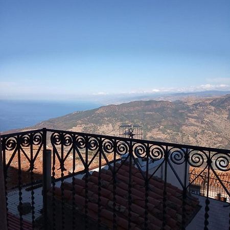 Aurusa - Casa Vacanze Pollina, Sicilia Autentica Villa Bagian luar foto